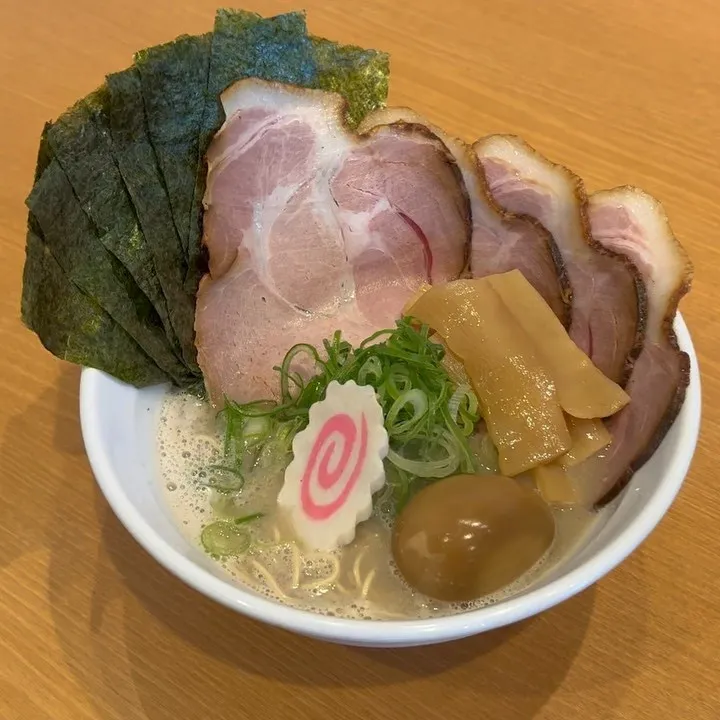 豪華！あっさり豚骨ラーメン！